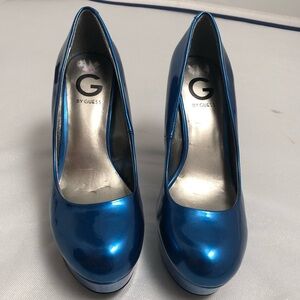 G by Guess metallic blue platform pumps 8.5